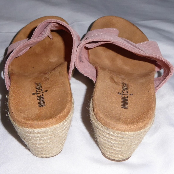 WOMENS MINNETONKA PINK LEATHER WEDGE SANDALS 2" THONG BRAIDED SHOES SIZE 8M 8 - Picture 3 of 5
